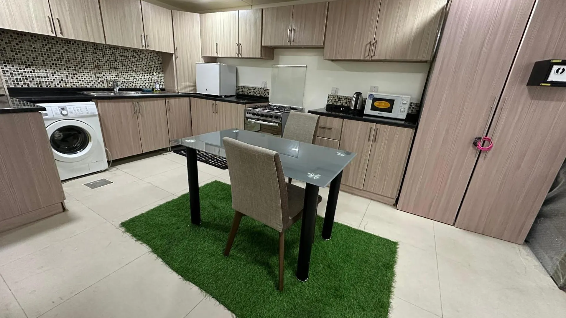 Vandrerhjem Wonder Balcony Room - Heart Of Abu Dhabi Forenede Arabiske Emirater